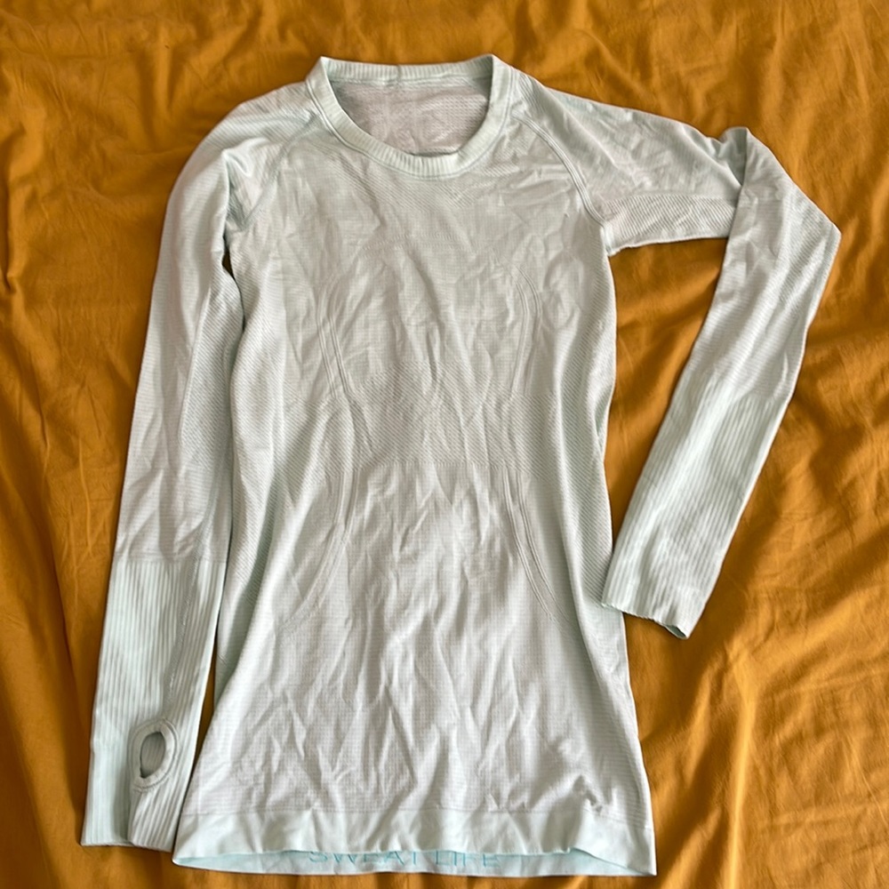 Lululemon long sleeved, light weight shirt
